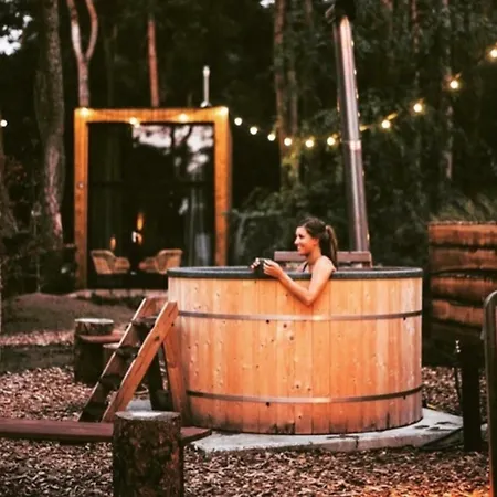 Сasa de vacaciones Tiny House Of Happiness - Shared Hot Tub